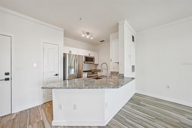 5000 CULBREATH KEY WAY 8-212, Tampa, FL 33611