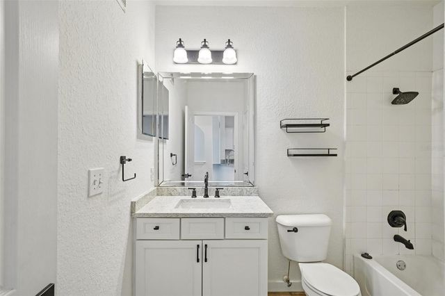 5000 CULBREATH KEY WAY 8-212, Tampa, FL 33611