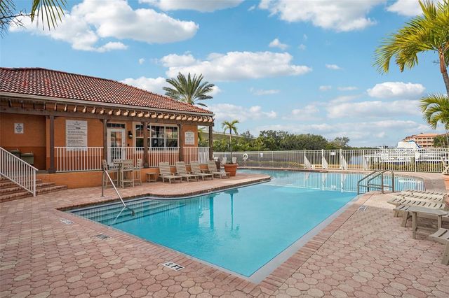 5000 CULBREATH KEY WAY 8-212, Tampa, FL 33611