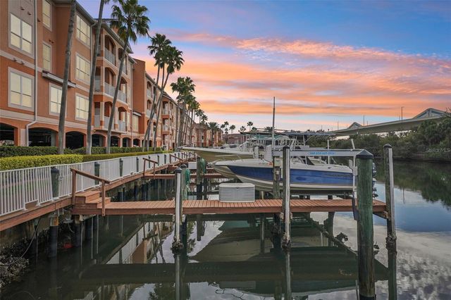 5000 CULBREATH KEY WAY 8-212, Tampa, FL 33611