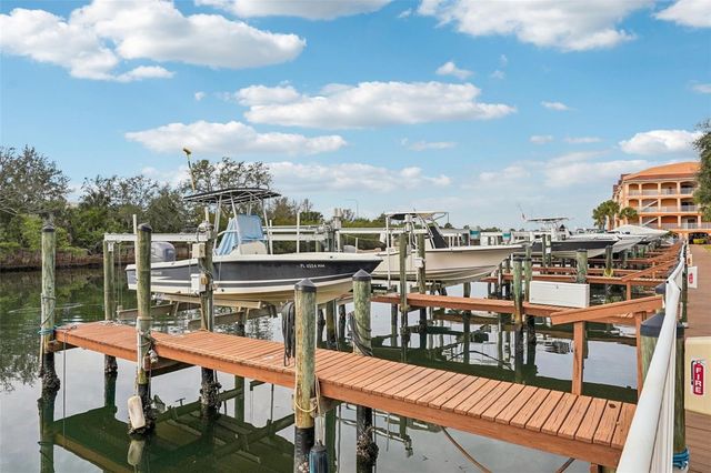 5000 CULBREATH KEY WAY 8-212, Tampa, FL 33611