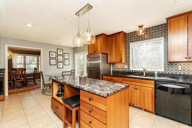 1406 Weatherhill Court SW, Rochester, MN 55902