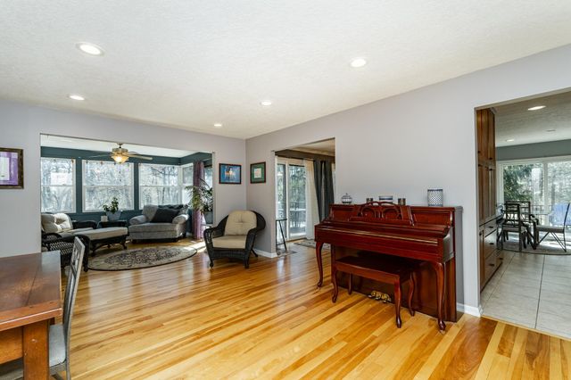 1406 Weatherhill Court SW, Rochester, MN 55902