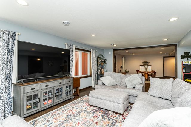 1406 Weatherhill Court SW, Rochester, MN 55902