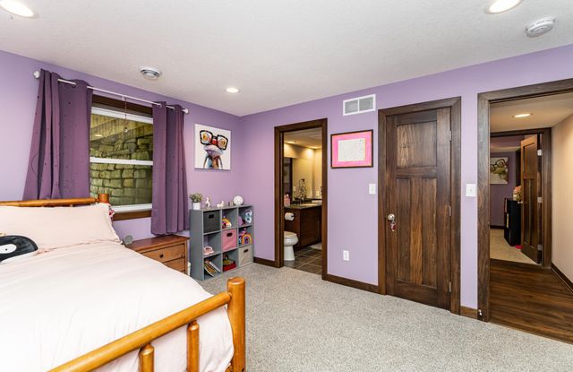 1406 Weatherhill Court SW, Rochester, MN 55902