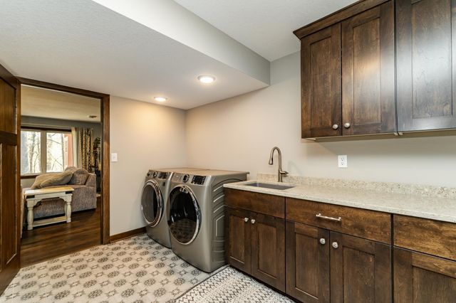 1406 Weatherhill Court SW, Rochester, MN 55902