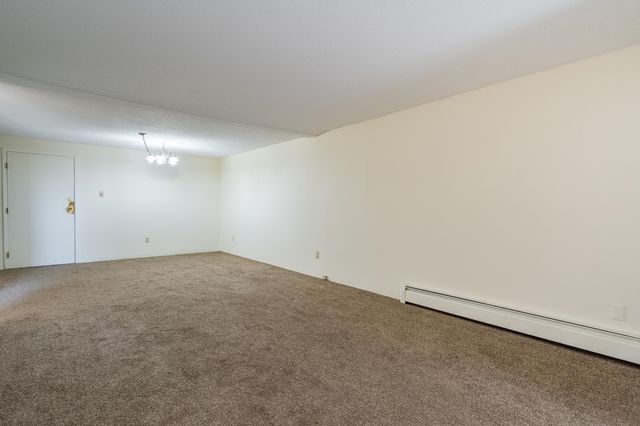 5 Silvestri Cir Unit 4, Derry, NH 03038