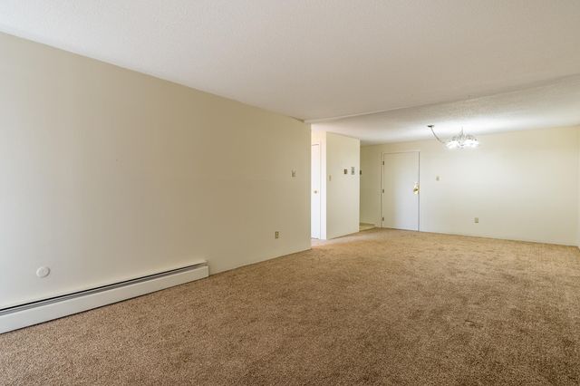 5 Silvestri Cir Unit 4, Derry, NH 03038