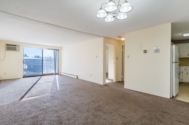 5 Silvestri Cir Unit 4, Derry, NH 03038