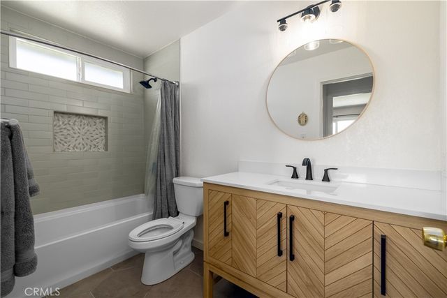 24218 Canyon Lake N, Canyon Lake, CA 92587