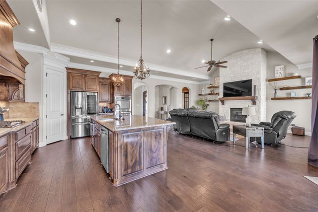 209 Martin Drive, Granbury, TX 76049