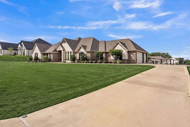 209 Martin Drive, Granbury, TX 76049