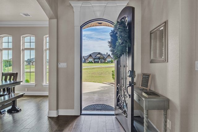 209 Martin Drive, Granbury, TX 76049