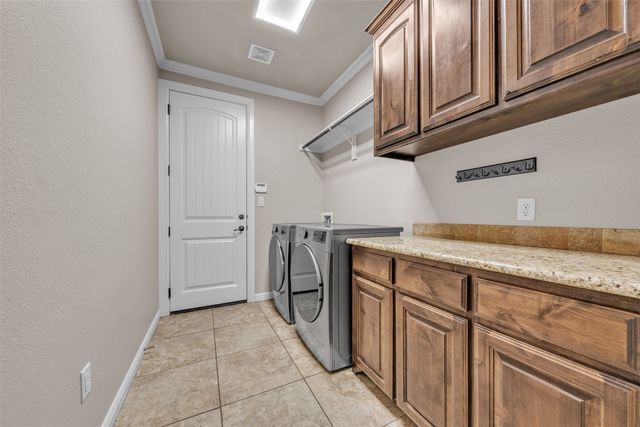 209 Martin Drive, Granbury, TX 76049
