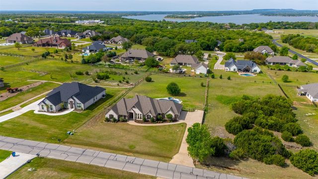 209 Martin Drive, Granbury, TX 76049