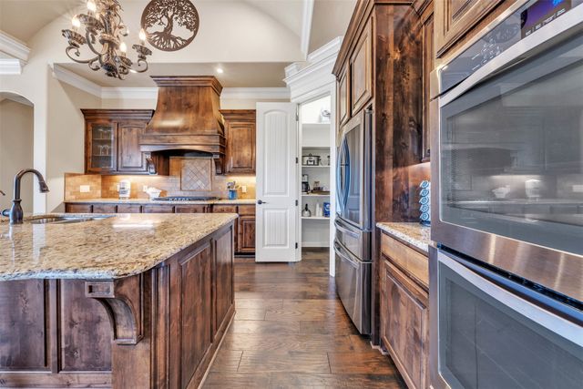 209 Martin Drive, Granbury, TX 76049