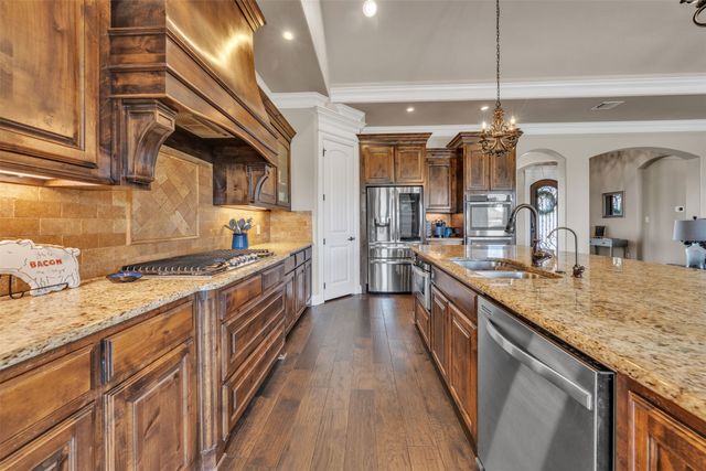 209 Martin Drive, Granbury, TX 76049