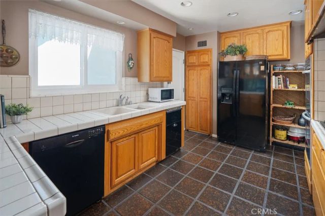 3342 Dunsmere, Glendale, CA 91206