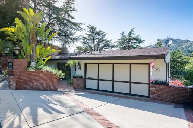 3342 Dunsmere, Glendale, CA 91206