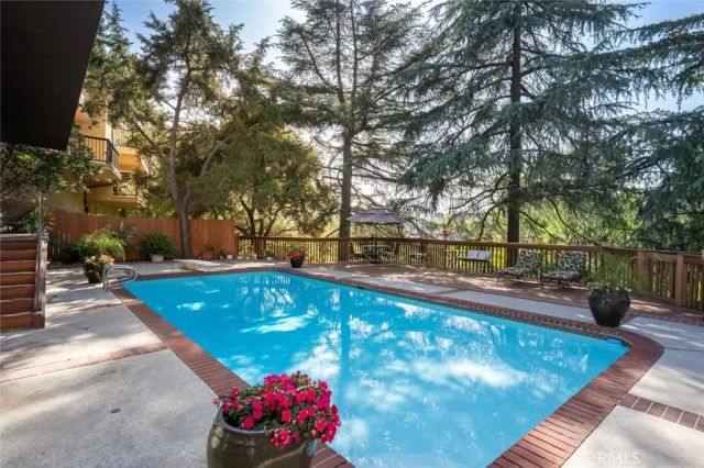 3342 Dunsmere, Glendale, CA 91206