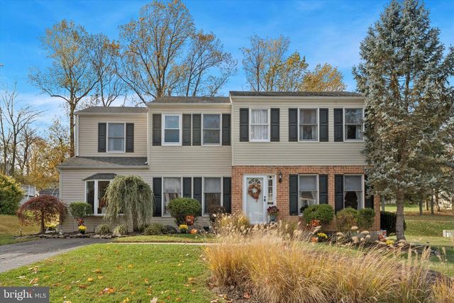 227 BRIDGE RD, Upper Chichester, PA 19061