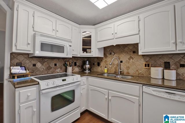 5700 MOSS TRACE, Hoover, AL 35244