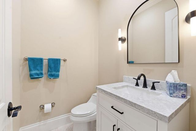 2221 NE 48th Court, Lighthouse Point, FL 33064