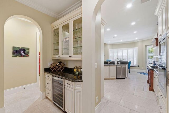 2221 NE 48th Court, Lighthouse Point, FL 33064