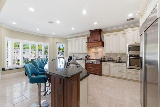 2221 NE 48th Court, Lighthouse Point, FL 33064