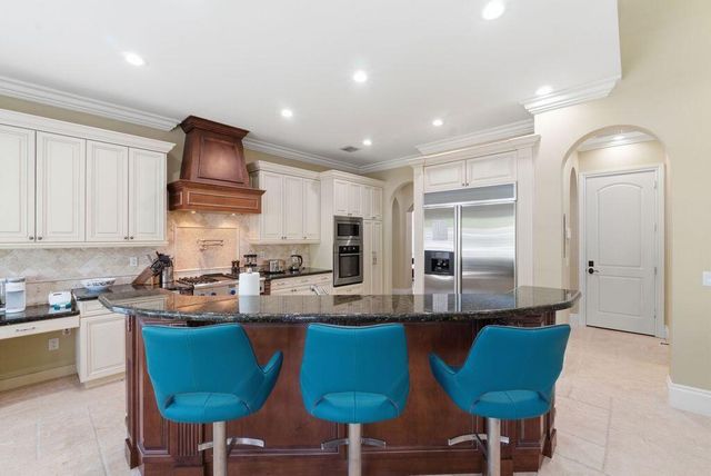 2221 NE 48th Court, Lighthouse Point, FL 33064