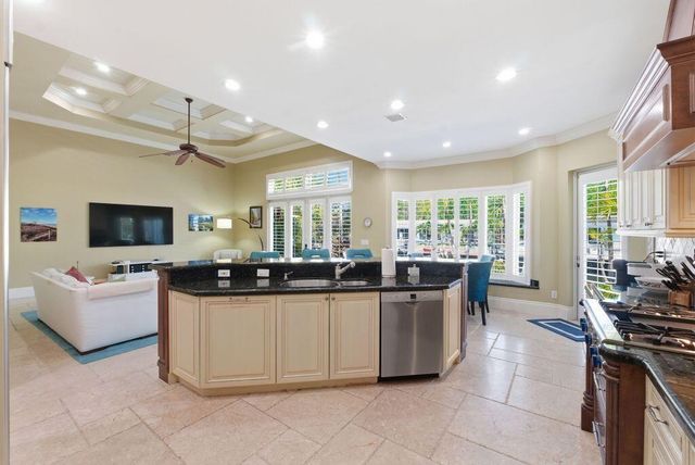 2221 NE 48th Court, Lighthouse Point, FL 33064