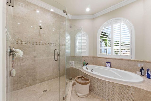 2221 NE 48th Court, Lighthouse Point, FL 33064