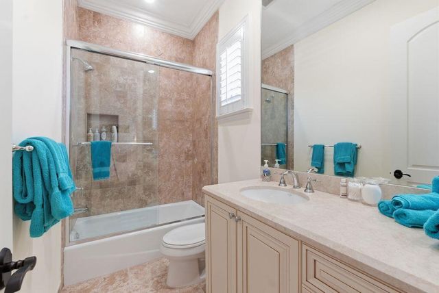 2221 NE 48th Court, Lighthouse Point, FL 33064