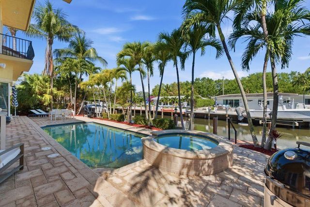 2221 NE 48th Court, Lighthouse Point, FL 33064