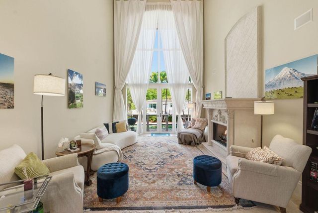 2221 NE 48th Court, Lighthouse Point, FL 33064