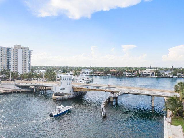 2221 NE 48th Court, Lighthouse Point, FL 33064