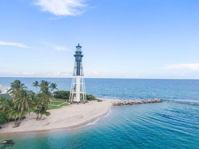 2221 NE 48th Court, Lighthouse Point, FL 33064