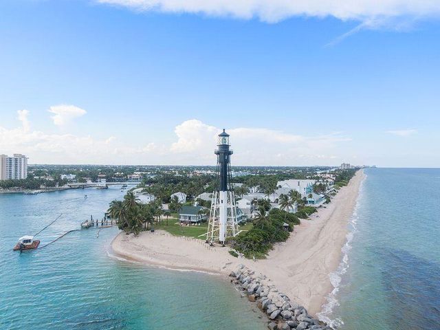 2221 NE 48th Court, Lighthouse Point, FL 33064