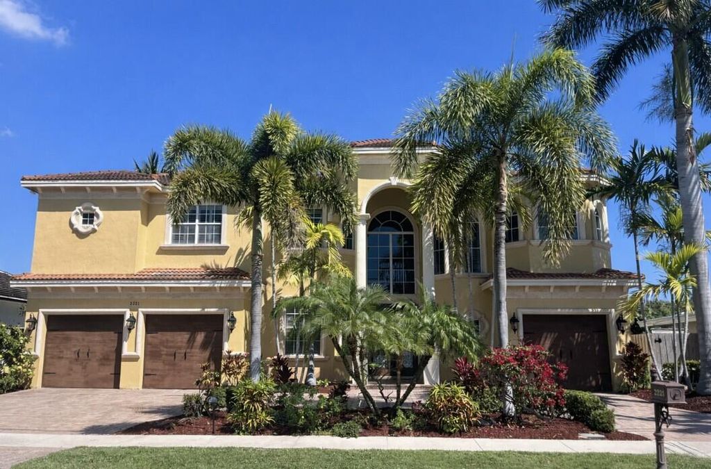 2221 NE 48th Court, Lighthouse Point, FL 33064