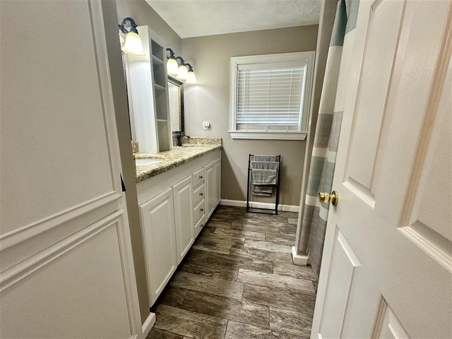 938 Chay Drive, Lake Charles, LA 70611
