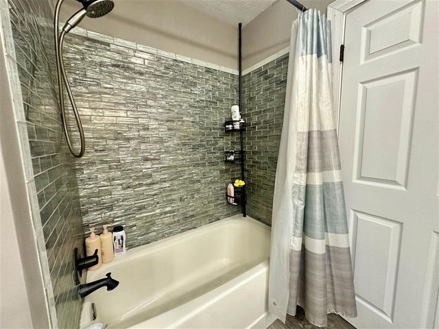 938 Chay Drive, Lake Charles, LA 70611
