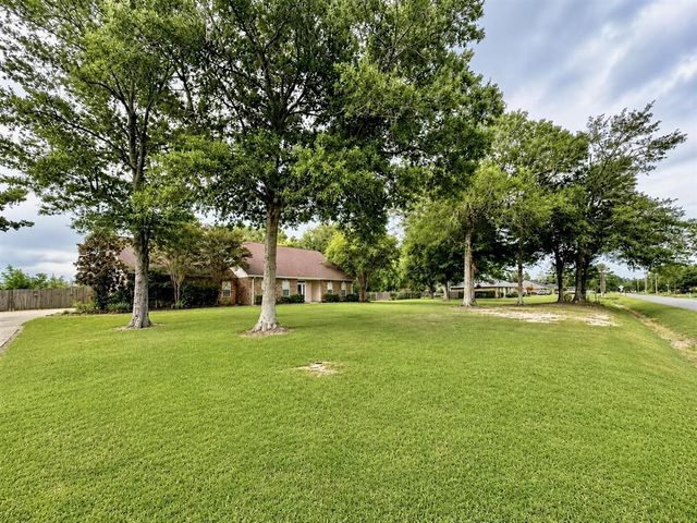 938 Chay Drive, Lake Charles, LA 70611