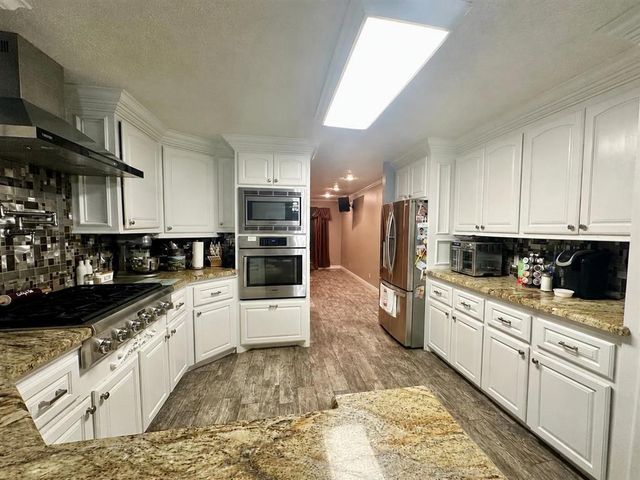 938 Chay Drive, Lake Charles, LA 70611