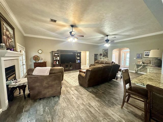 938 Chay Drive, Lake Charles, LA 70611