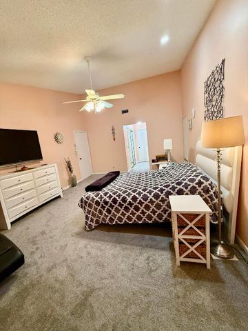 7024 Golf Pointe Circle, Tamarac, FL 33321