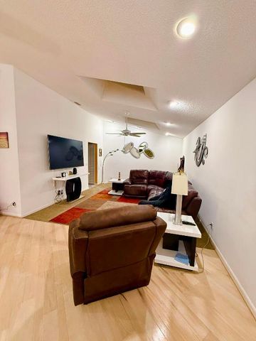 7024 Golf Pointe Circle, Tamarac, FL 33321