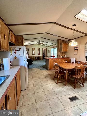 440 DAISY DR, New Providence, PA 17560