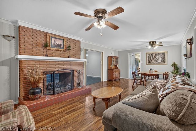 1135 N 57th Place, Fort Smith, AR 72904