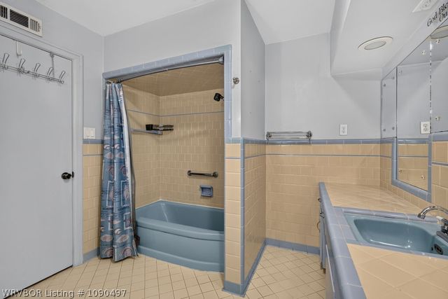 1135 N 57th Place, Fort Smith, AR 72904
