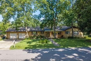 1135 N 57th Place, Fort Smith, AR 72904